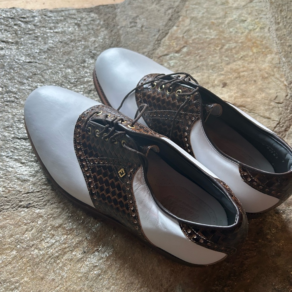 Golf Shoes - Picture 2 of 5